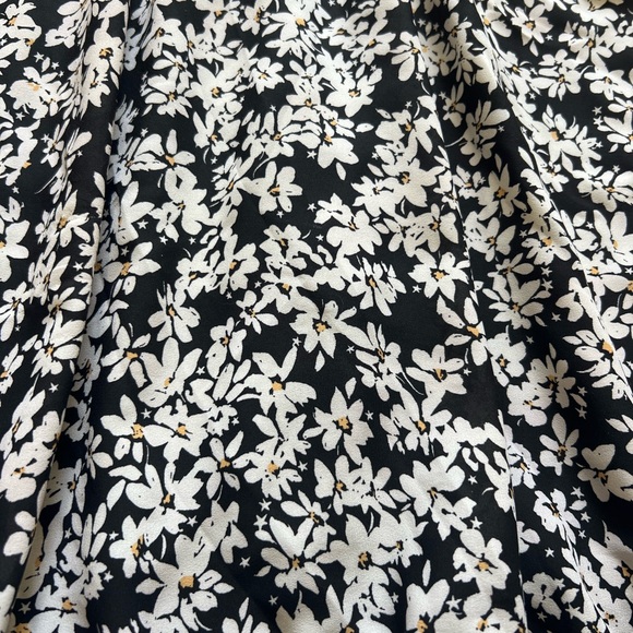 Cece Floral Black and White Daisy High Neck Mini Dress - Picture 3 of 4